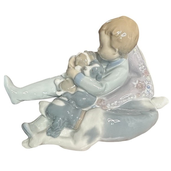 Lladro “Sweet Dreams” Porcelain Child with Puppies model no 1535 - Picture 5 of 7